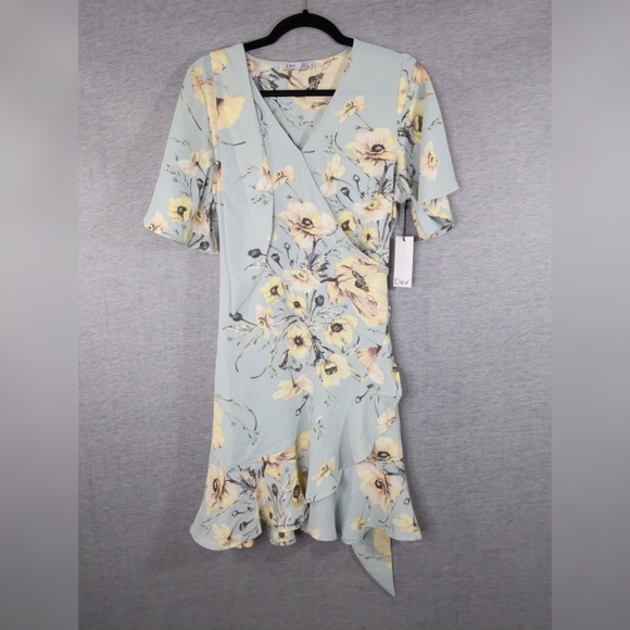 Dex Vintage Floral Style Wrap Dress - Picture 5 of 13